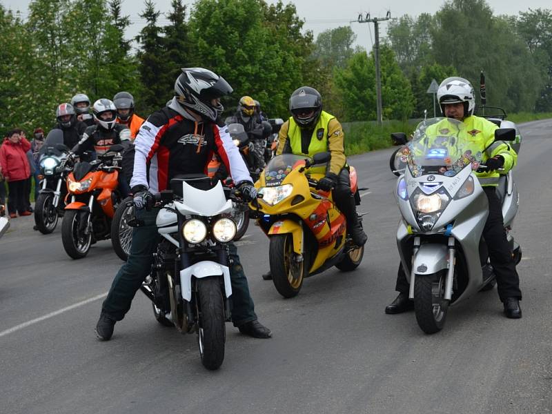 Motorkáři vyjeli v sobotu na svou první letošní společnou vyjížďku. Sraz měli jako vždy v Janově.