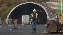 Hřebečský tunel čeká dlouhá uzavírka. Připomeňte si, jak šel čas s tunelem.