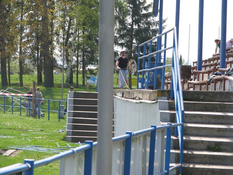 Na plno se rozbíhá rekonstrukce stadionu ve Svitavách.