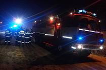 V pondělí časně ráno zasahovali hasiči u požáru v domě v Rohozné u Poličky. Foto: SDH Pomezí