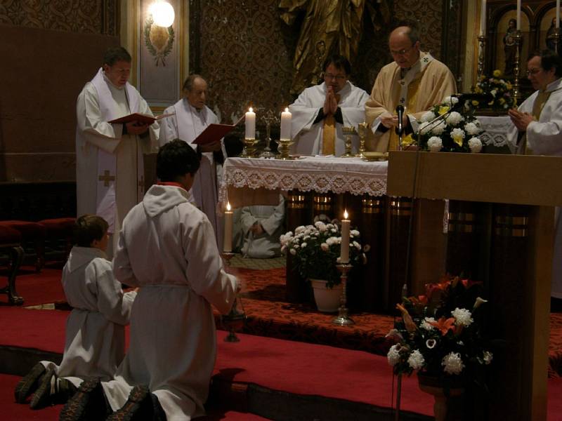 Arcibiskup olomoucký a metropolita moravský Jan Graubner celebroval slavnostní mši svatou v kostele sv. Anny v Radiměři