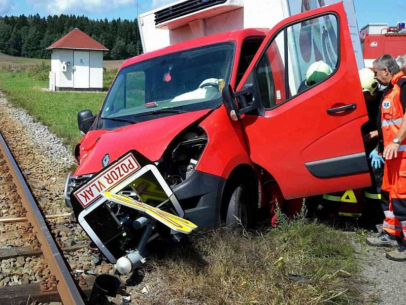 Nehoda v Kamenci na železničním přejezdu.