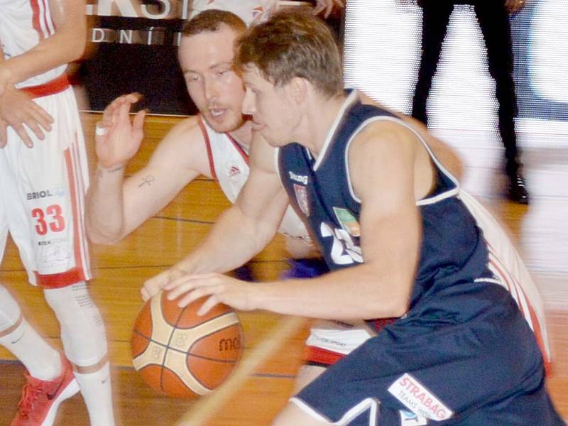 Dekstone Tuři Svitavy vs. BK Armex Děčín 84:69 (6. čtvrtfinále).