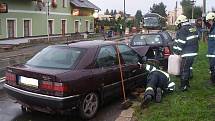 K nehodě dvou osobních vozidel vyjeli v pondělí v podvečer profesionální hasiči z Náchoda do ulice Náchodská ve Velkém Poříčí. Při srážce Citroënu Xantia a Škody Octavia nebyl nikdo zraněn.