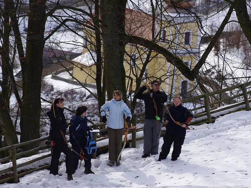 Lukostřelci se sešli na hradě Svojanov.