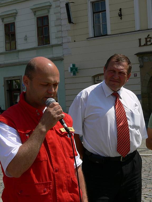 Lidé si mohli prohlédnout nový sanitní vůz.