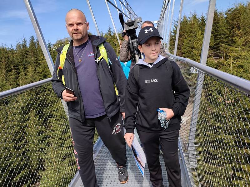 První návštěvníci Sky Bridge na Dolní Moravě