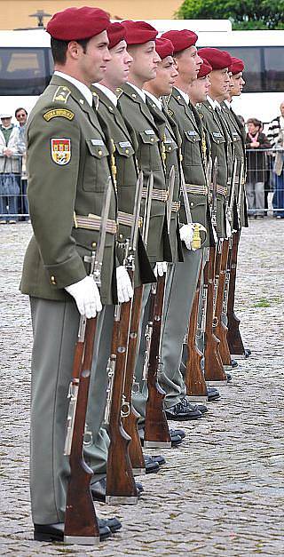 Střední vojenská škola v Moravské Třebové slavila 75 let od založení. Své umění předvedla i Hradní stráž Pražského hradu. 