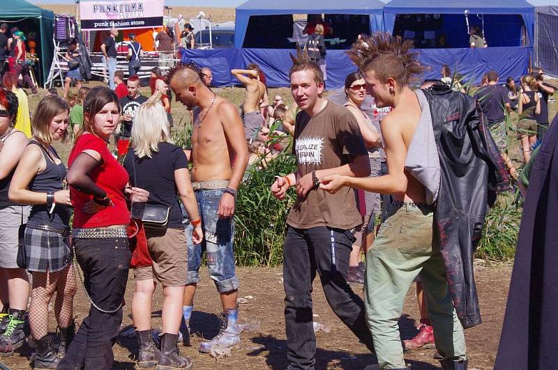 Punkeři se sjeli na Fest Pod Parou.