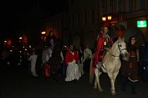 Svatý Martin na bílém koni dovedl lampionový průvod do parku Jana Palacha 