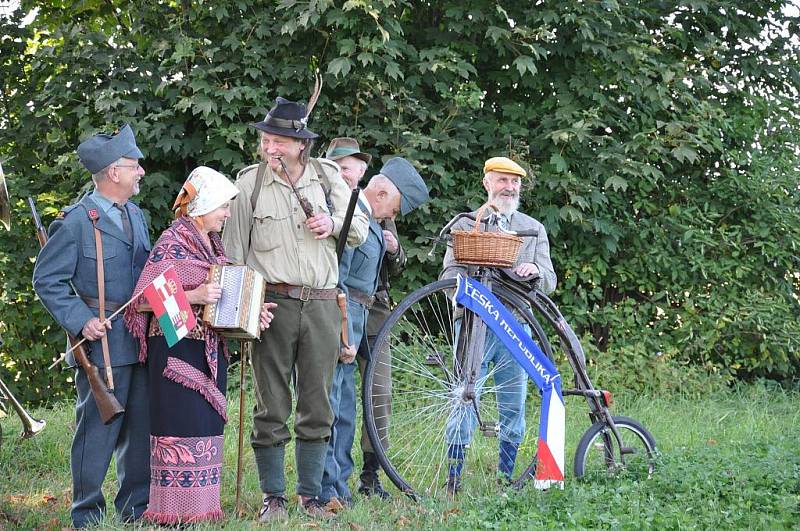 Již podruhé Spolek archaických nadšenců zorganizoval tzv. živý obraz inspirovaný humorem Járy Cimrmana.