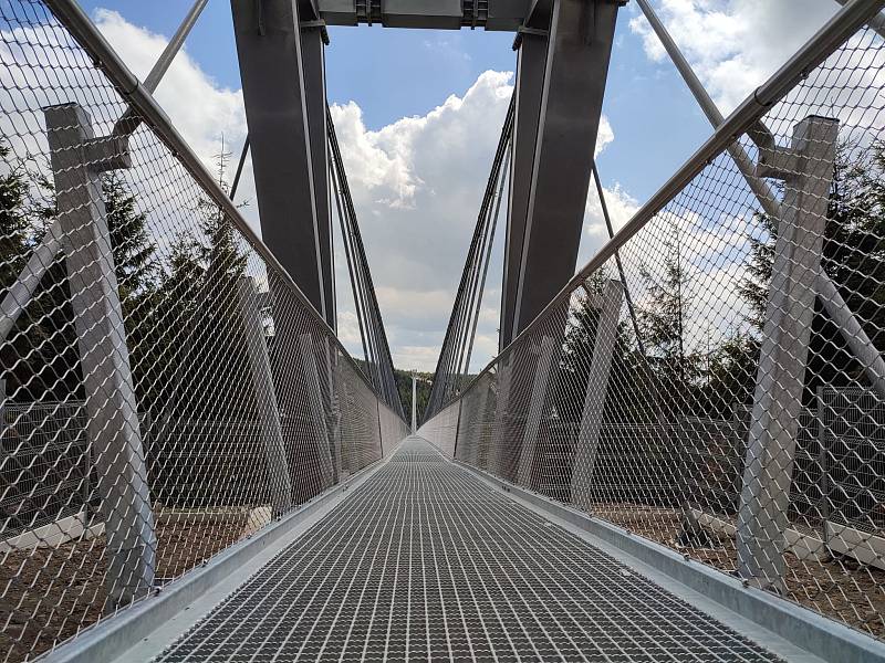 Adrenalin sto metrů nad zemí. Sky Bridge 721 přináší výhledy i zážitky