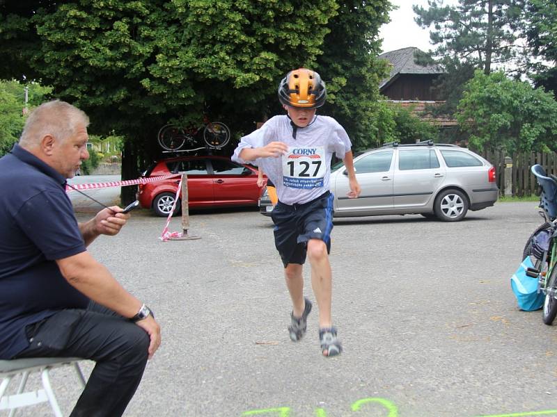 Toulovcův budislavský triatlon.