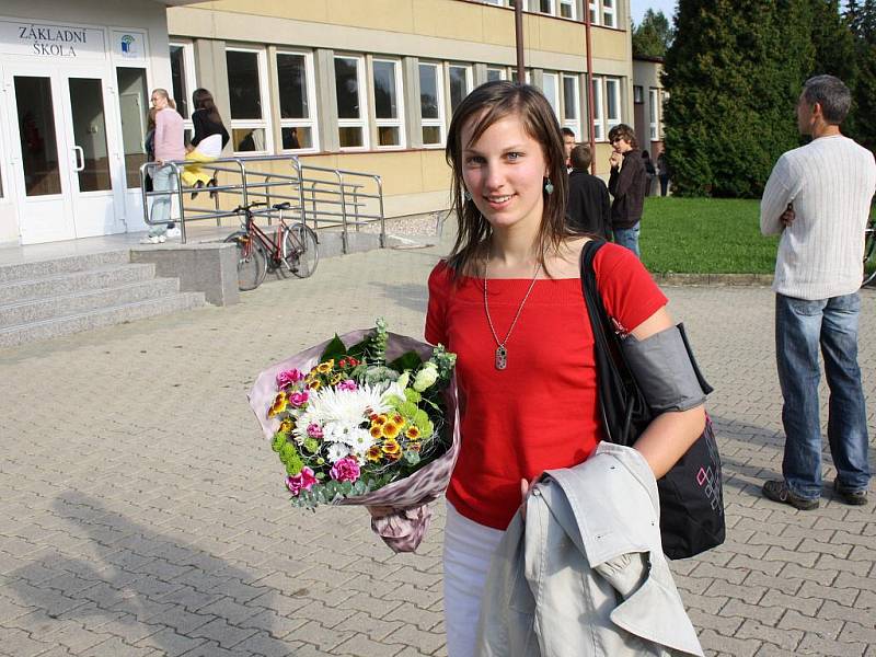 Studenti svitavského gymnázia se ve čtvrtek seznámili se školou.