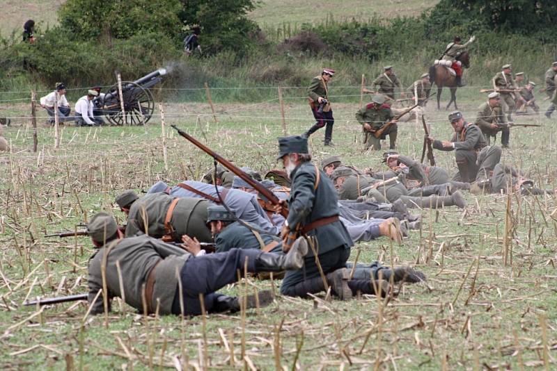Rekonstrukce bitvy o Blosdorf zaujala publikum v Mladějově na Moravě nejvíc. Třičtvrtěhodinové dobývání nakonec jako vždy ovládla prusko-rakouská armáda.