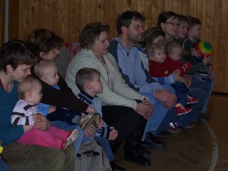 Mateřské centrum Kocourek navštívilo školu.