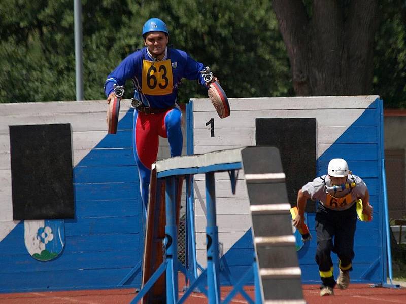 Okresní soutěž v požárním sportu se odehrála v sobotu v Kamenci. Dvě vítězná družstva mužů a dvě žen postoupila do krajského kola. To se koná 30. července v Pardubicích.