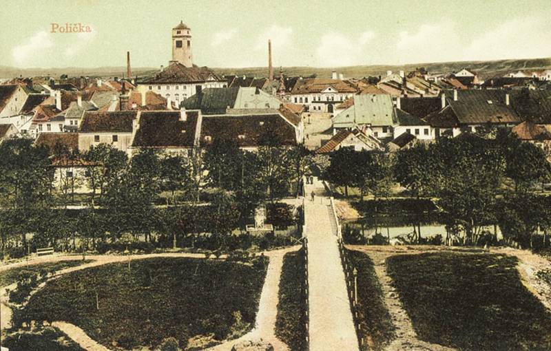 Vedle současných fotografií mostu přikládáme i fotky historické a rovněž kopii rozhodnutí Ministerstva kultury. Reprofoto: MěÚ Polička