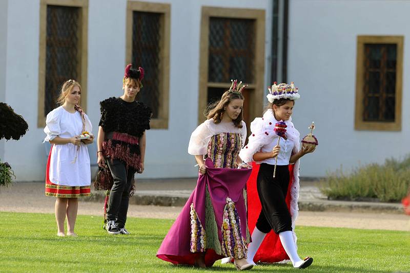 Studenti připravili tradiční Květinovou show