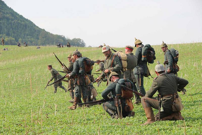 Historická bitva v Mladějově na Moravě připomněla období první světové války. Na bitevním poli se utkali vojáci ruské a rakouské armády.