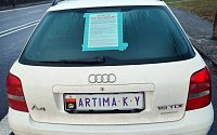 Policie odstavila v Litomyšli na silnici I/35 auta sekty "pravých" Slovanů.