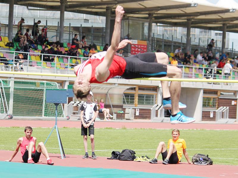 Na litomyšlském stadionu byly k vidění kvalitní výkony.