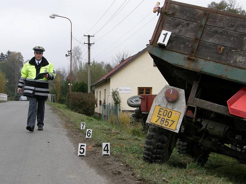 Traktorista připravil část Sádku o plyn.