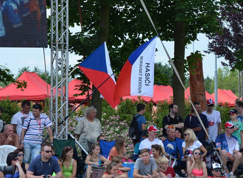 Na mistrovství světa dorostenců a juniorů mají sportovci za sebou první disciplínu. 