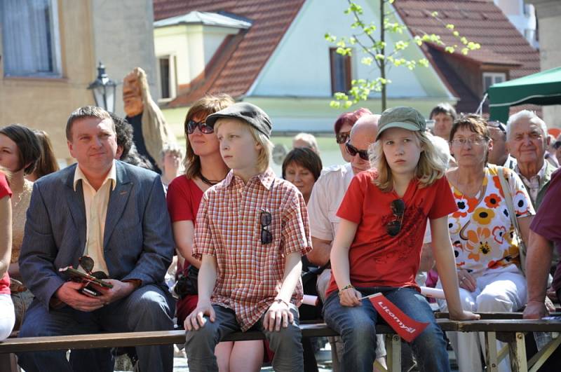 Zahájení lázeňské sezony se v Litomyšli uskutečnilo o víkendu ve velkém stylu. Procházka po kolonádě, koncerty, divadlo, výstavy a další akce. 