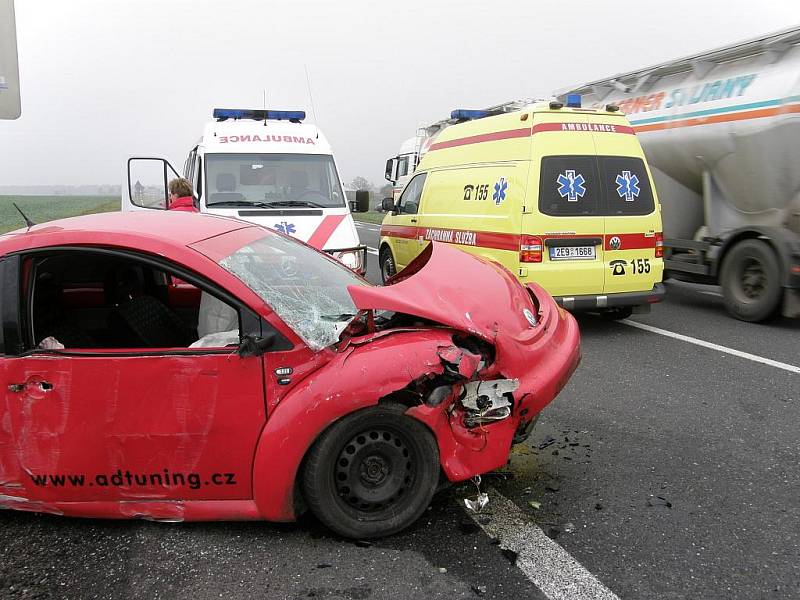 Těžká dopravní nehoda na I/35. U Janova přistával vrtulník třikrát. 