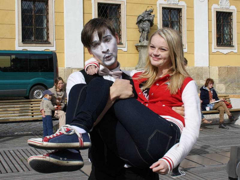 Na mezinárodní festival pantomimy přijeli do Poličky mimové z různých koutů Evropy.