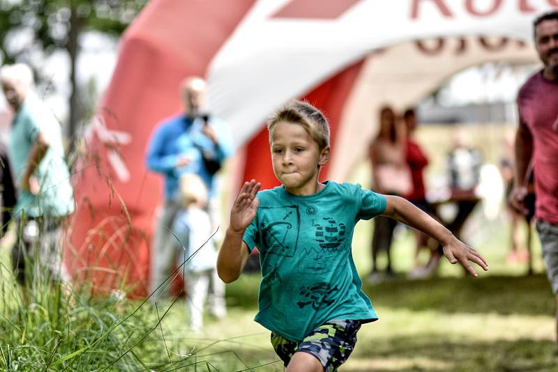 Extrémní závod Ares Race v Hradci nad Svitavou přilákal stovky dětských i dospělých závodníků.