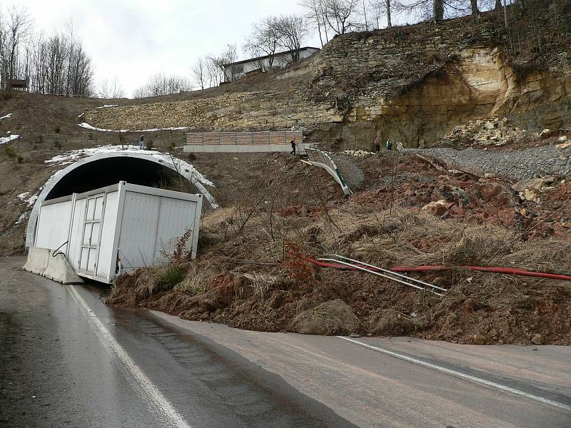 Hřebečský tunel čeká dlouhá uzavírka. Připomeňte si, jak šel čas s tunelem.