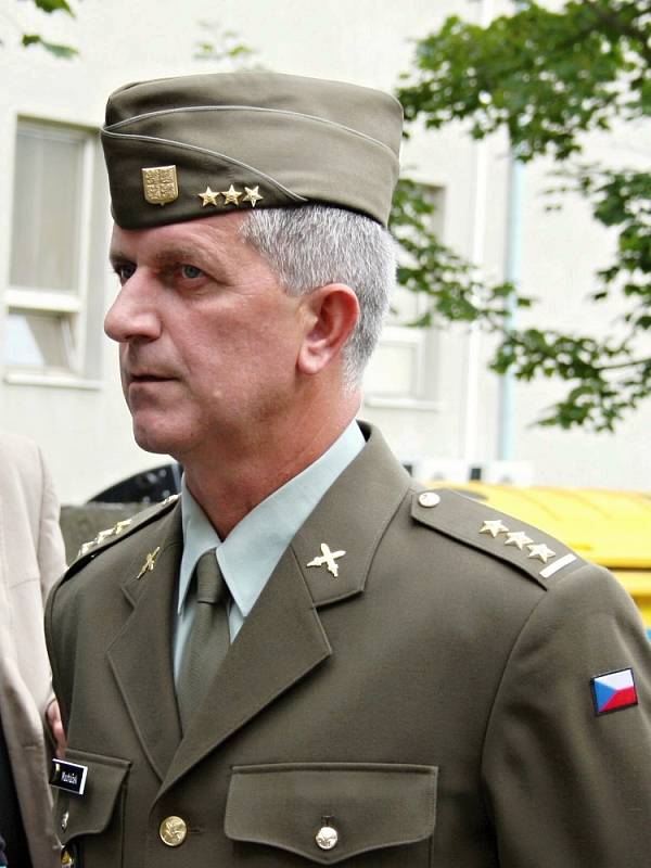 Zdeněk Macháček, velitel Vojenské střední školy a Vyšší odborné školy Ministerstva obrany v Moravské Třebové.