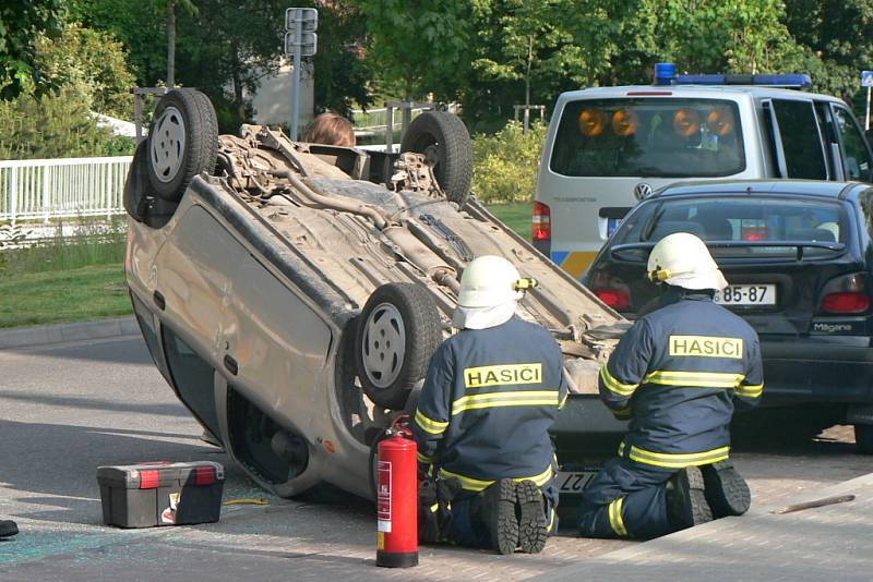 Kuriozní nehoda v Lánech.