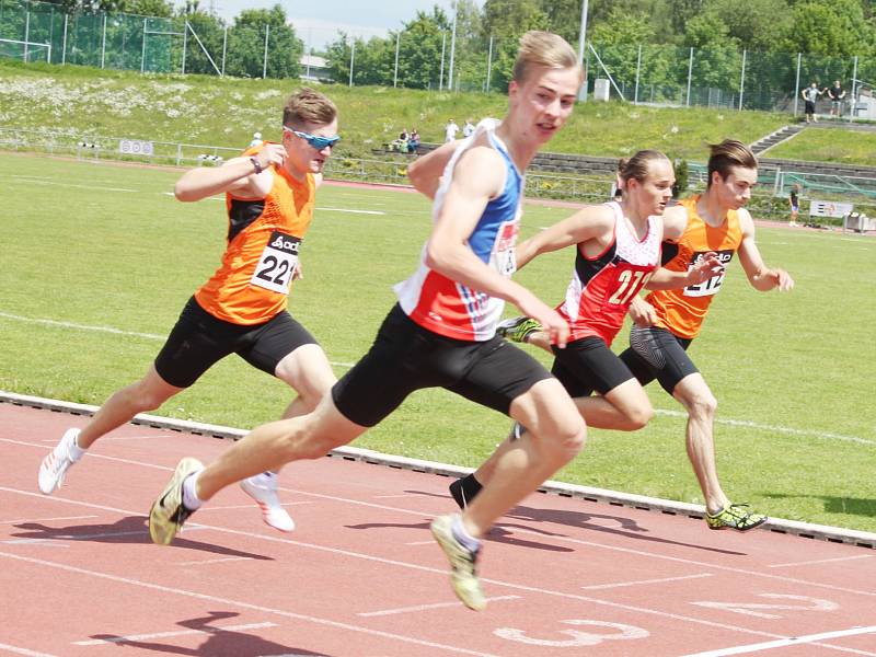 Na litomyšlském stadionu byly k vidění kvalitní výkony.