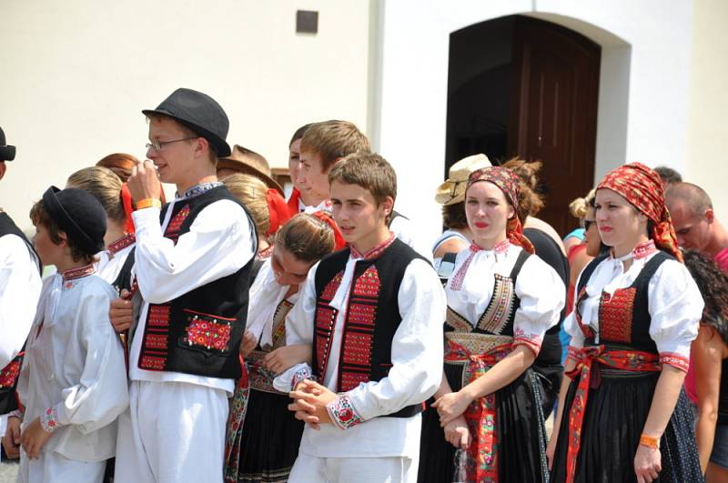 O víkendu vyvrcholilo setkání dvaašedesáti Lhot ve Vranové Lhotě na Jevíčsku.