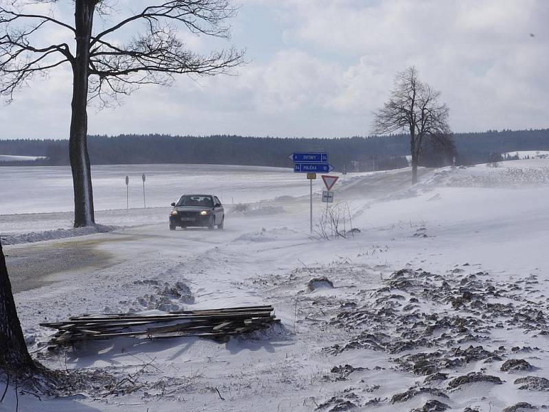 Zima se ještě v okrese nevzdává.