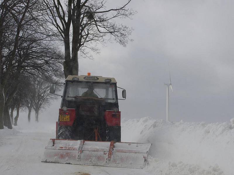 Zima se ještě v okrese nevzdává.