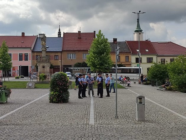 Policie byla v Jevíčku v pohotovosti.