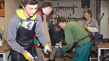 Kovářský workshop ve svitavském muzeu.