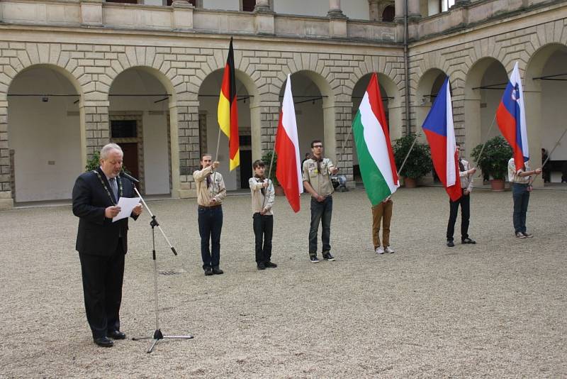 Kultivované diskuze a výstavy, tak vypadala sobota, která se nesla ve znamení dvacátého výročí setkání prezidentů v Litomyšli.