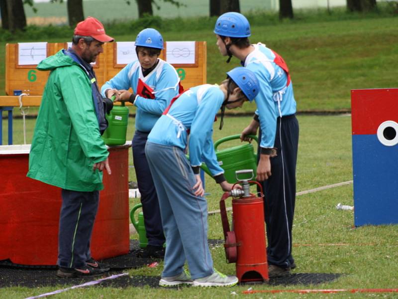 Krajské  kolo soutěže mladých hasičů se konalo  v sobotu ve sportovním areálu ve Vítějevsi. 