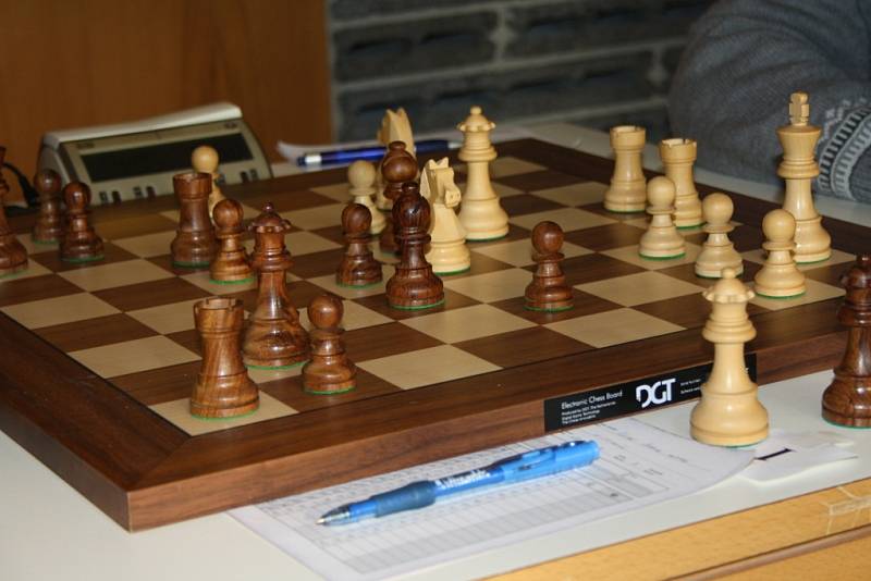 Šachisté z devíti zemí Evropy se utkali na turnaji České šachové Vánoce. Věkový rozdíl mezi nejmladším a nejstarším hráčem turnaje je šedesát pět let.