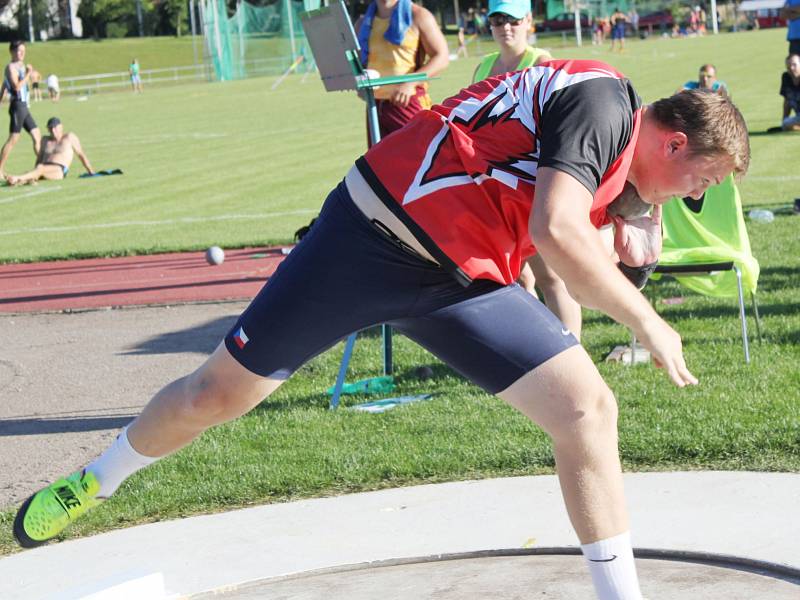 V běžeckých i technických disciplínách nabídla atletika v Litomyšli atraktivní podívanou.