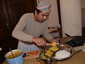 SAGAR DHAKAL je kuchař z Nepálu. Svitavské muzeum provoněl nepálskými pochoutkami.