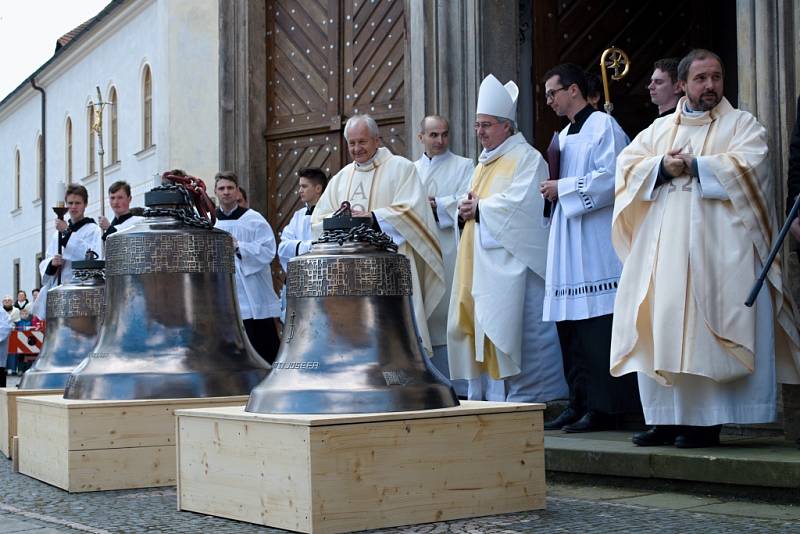 Návrat živých zvonů do chrámu Nalezení sv. Kříže