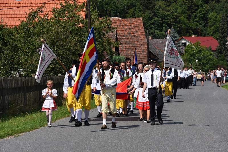 TRSTĚNICE slavila o víkendu dožínky.