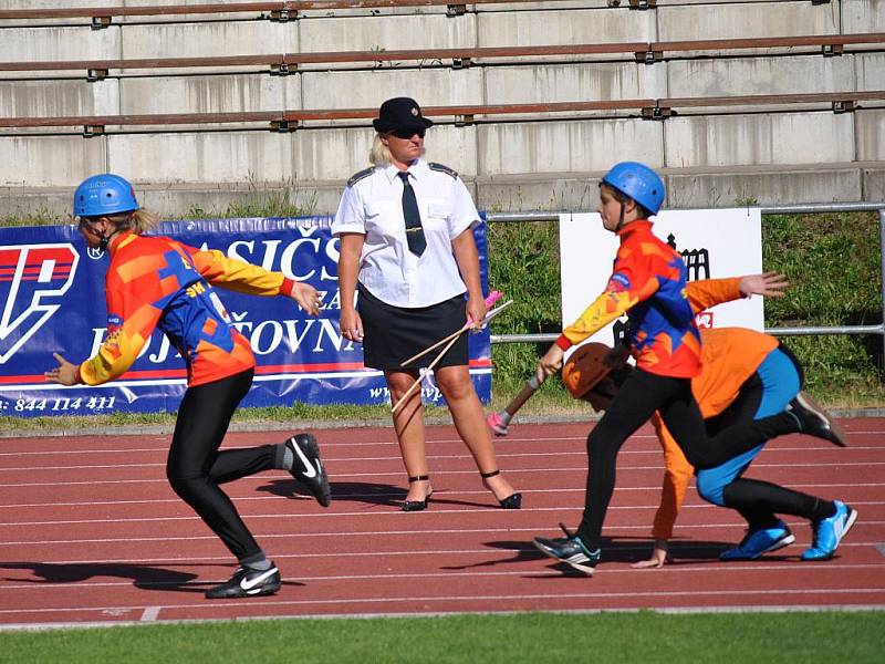 Mistrovství ČR ve hře Plamen na litomyšlském stadionu.