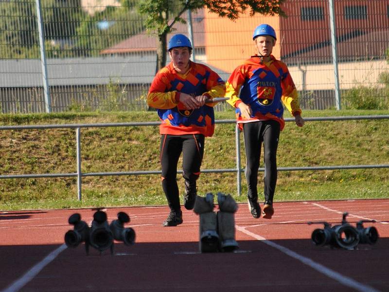 Mistrovství ČR ve hře Plamen na litomyšlském stadionu.